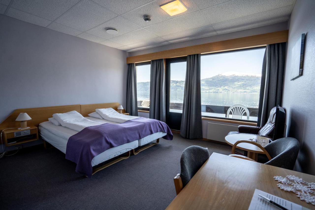 Innvik Fjordhotell Dış mekan fotoğraf
