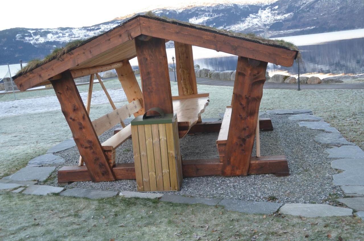 Innvik Fjordhotell Dış mekan fotoğraf