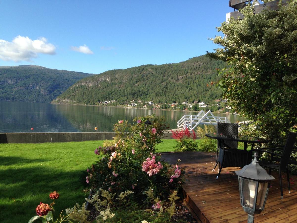 Innvik Fjordhotell Dış mekan fotoğraf